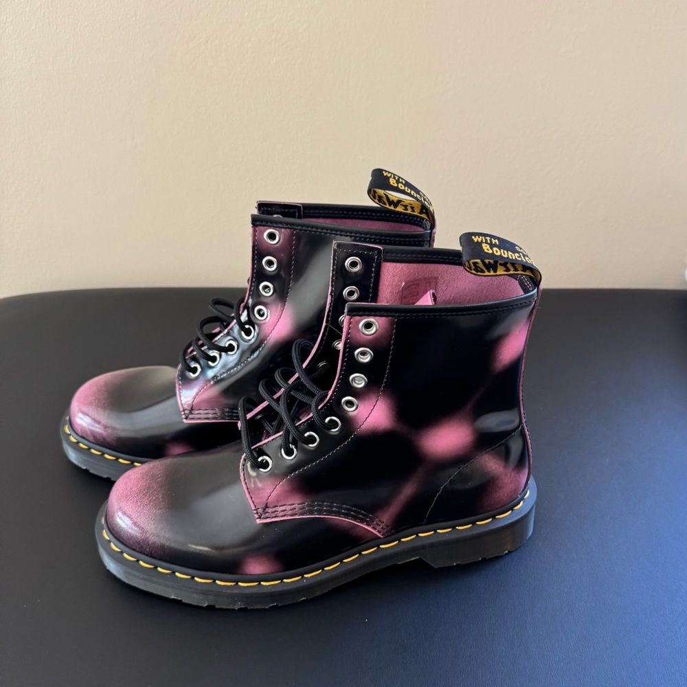NWT Dr. Martens Black & Pink Tie Dye combat boots - Picture 2 of 11